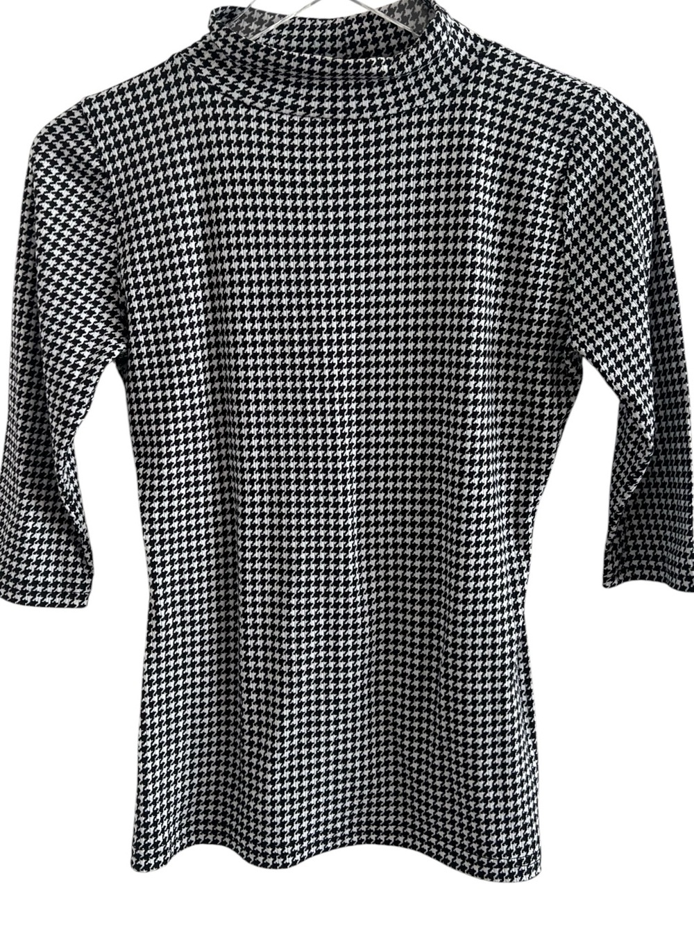 Heart of Haute Black & White Houndstooth Mock Neck Top
